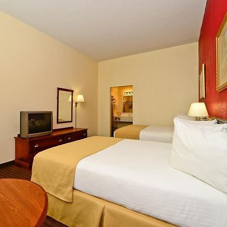 Manchester Heritage Inn & Suites מראה חיצוני תמונה