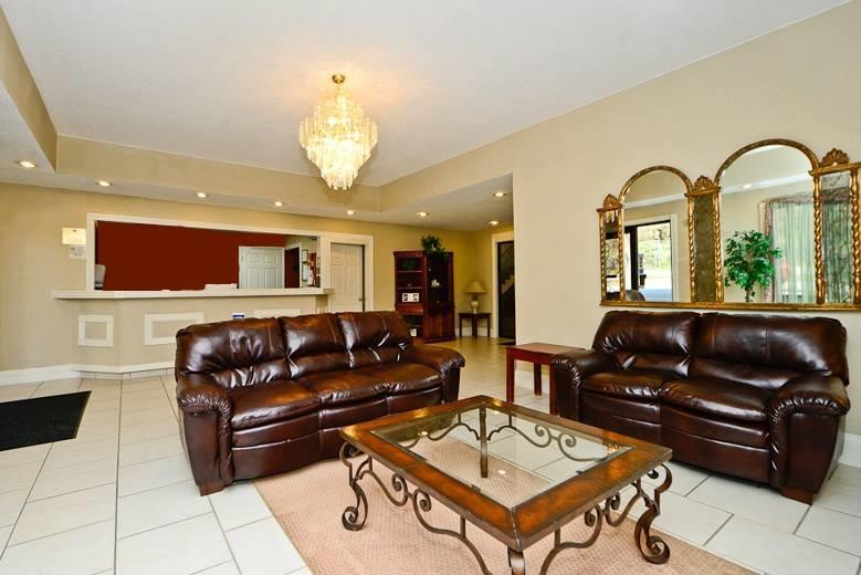 Manchester Heritage Inn & Suites מראה חיצוני תמונה