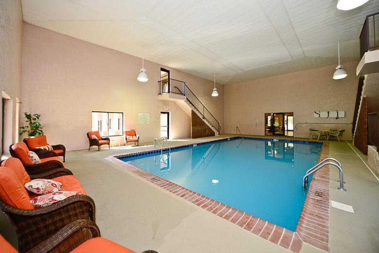 Manchester Heritage Inn & Suites מראה חיצוני תמונה