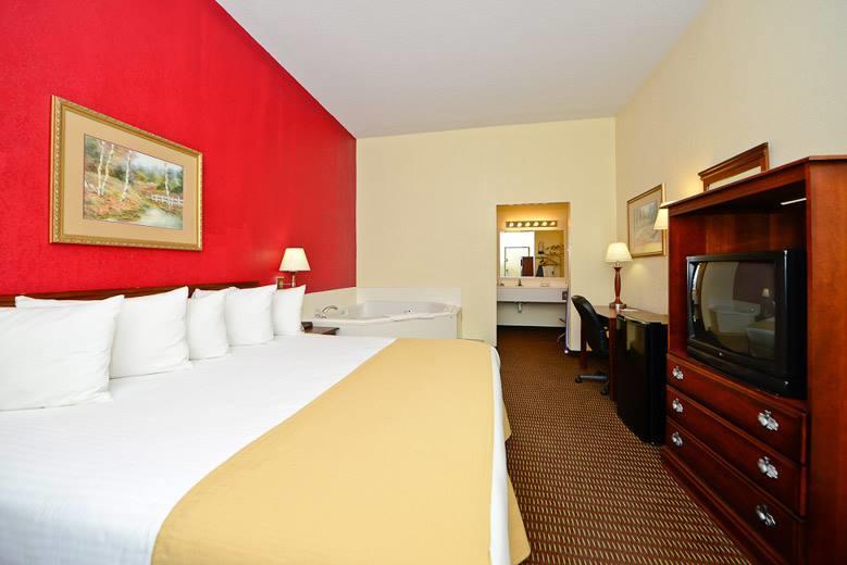 Manchester Heritage Inn & Suites מראה חיצוני תמונה